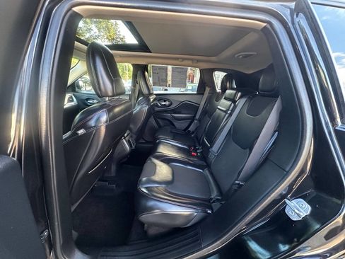 Used 2016 Jeep Cherokee Trailhawk w/ Comfort/Convenience Group image 6