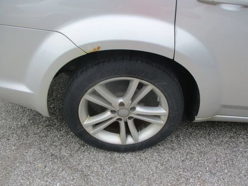 Used 2012 Dodge Avenger SE FWD image 4