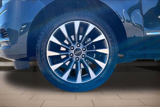 Used 2021 Lincoln Navigator L Reserve w/ Luxury Package AWD/4WD image 8