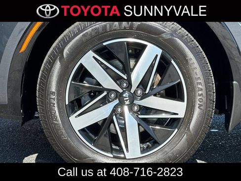 Used 2021 Kia Sorento EX FWD image 12