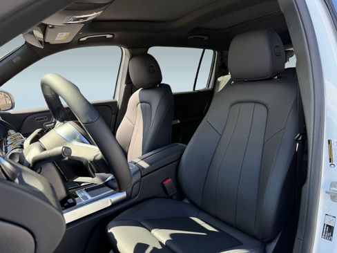 New 2026 Mercedes-Benz GLB 250 image 4