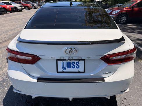 Used 2018 Toyota Camry XSE FWD image 4