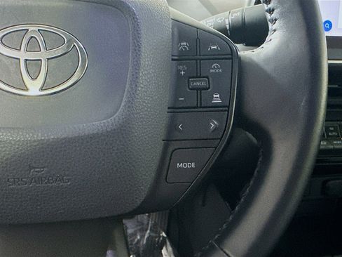 Used 2023 Toyota Prius LE FWD image 17