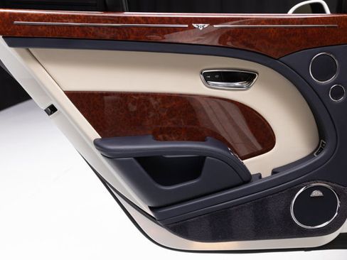 Used 2017 Bentley Mulsanne RWD image 57