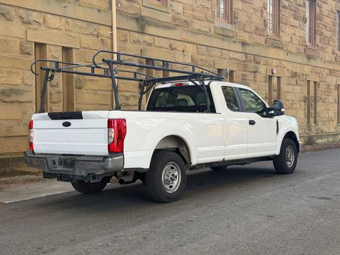 Used 2022 Ford F250 XL w/ Power Equipment Group image 4