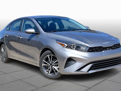 Used 2022 Kia Forte LXS image 3