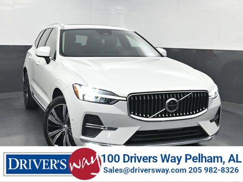 Used 2023 Volvo XC60 B5 Plus FWD image 1