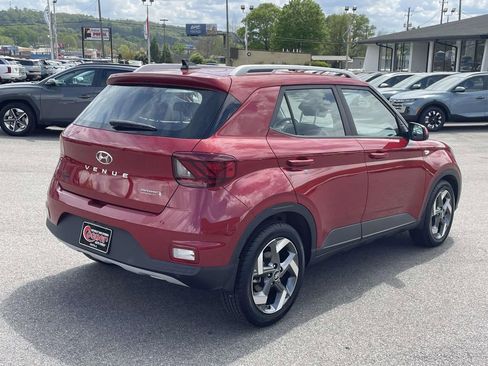 Used 2022 Hyundai Venue Limited image 4