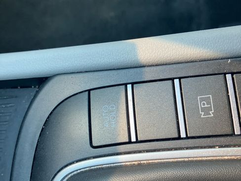 Used 2025 Hyundai Kona SEL FWD image 25