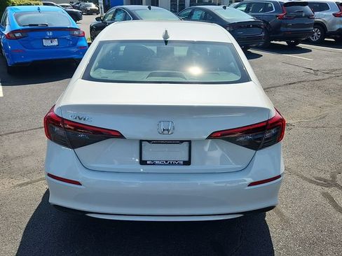 Used 2024 Honda Civic LX image 5