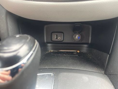 Used 2018 Chevrolet Equinox LT FWD image 27