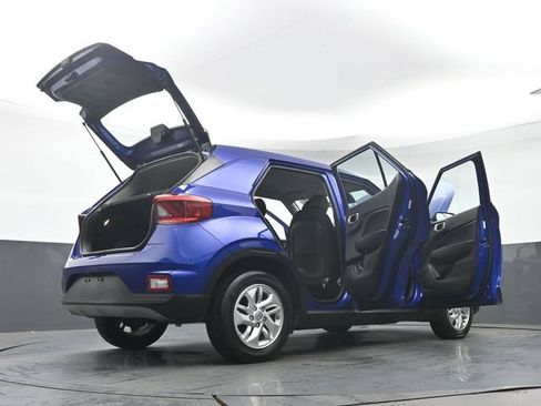 Used 2022 Hyundai Venue SE FWD image 44