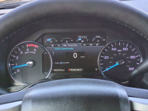 Used 2017 Ford F350 Lariat w/ Chrome Package image 32