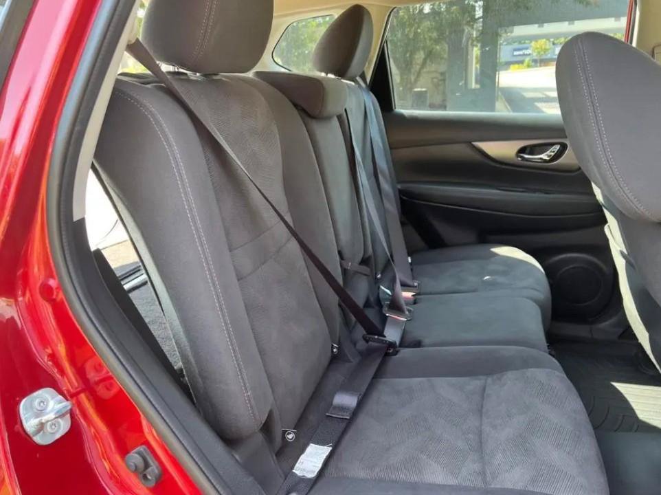 Used 2016 Nissan Rogue SV AWD/4WD image 13