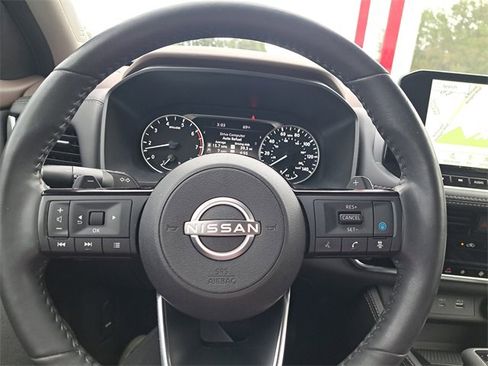 Used 2023 Nissan Rogue SL w/ SL Premium Package image 17