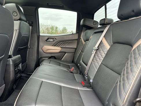 Used 2024 GMC Canyon Denali image 19