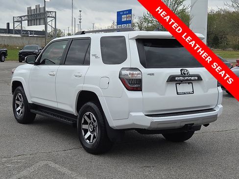 Used 2024 Toyota 4Runner TRD Off-Road Premium AWD/4WD image 4