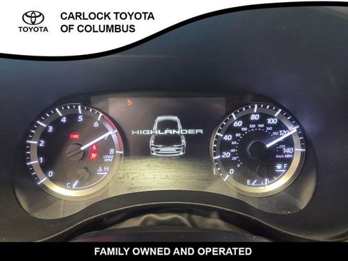 Used 2023 Toyota Highlander XLE FWD image 24