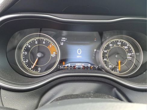 Used 2022 Jeep Cherokee Latitude Lux w/ Sun & Sound Group AWD/4WD image 18