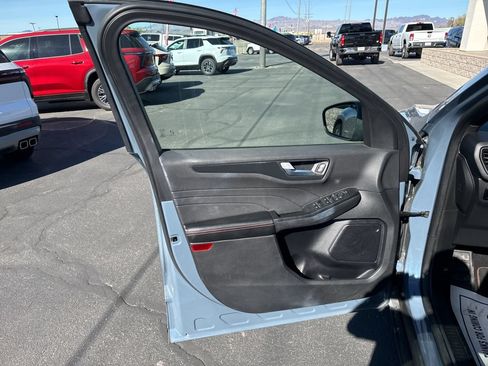 Used 2023 Ford Escape ST-Line FWD image 9