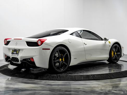 Used 2015 Ferrari 458 Italia Coupe image 15