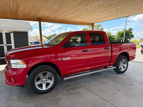 Used 2014 RAM 1500 Express AWD/4WD image 3