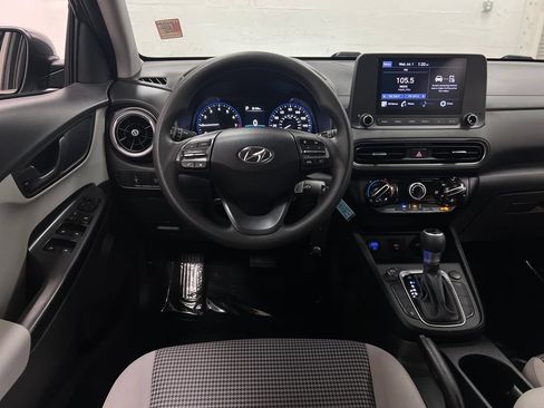 Used 2022 Hyundai Kona SE FWD image 13
