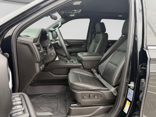 Used 2023 Chevrolet Tahoe Premier w/ Premium Package 2 AWD/4WD image 12