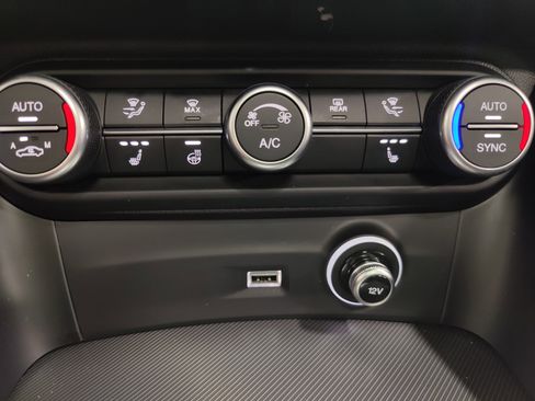 Used 2024 Alfa Romeo Stelvio Veloce image 25