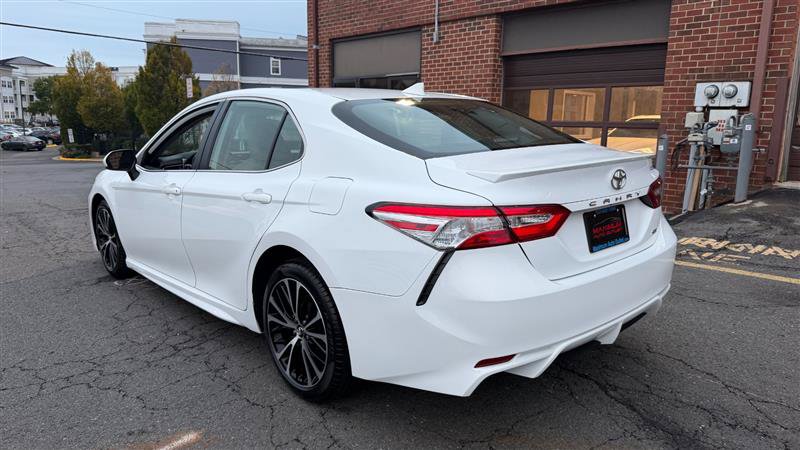 Used 2020 Toyota Camry SE FWD image 15