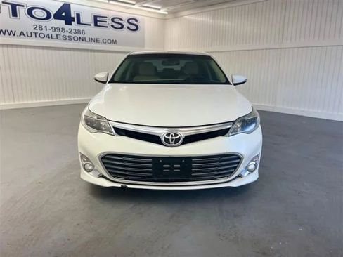 Used 2013 Toyota Avalon XLE image 2