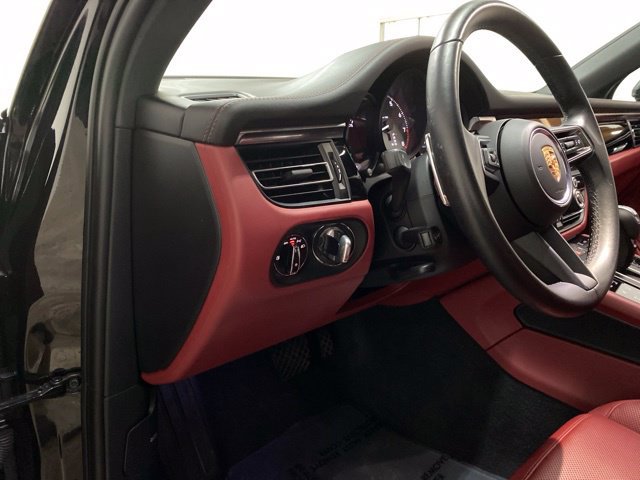 Used 2024 Porsche Macan S AWD/4WD image 17