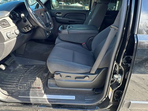 Used 2009 Chevrolet Avalanche LS image 16