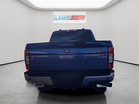 Used 2022 Ford F250 Lariat w/ Chrome Package image 4