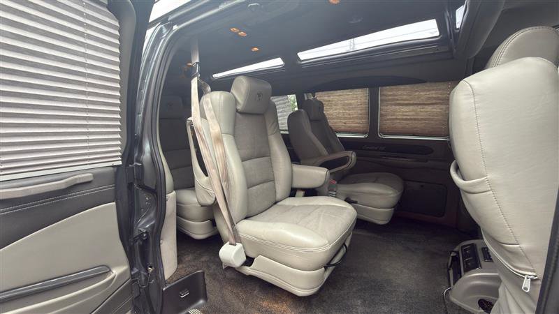 Used 2015 Chevrolet Express 2500 Extended RWD image 19