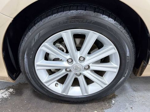Used 2012 Toyota Camry XLE FWD image 10