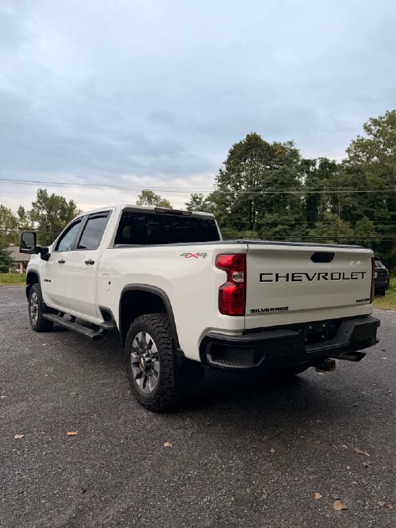 Used 2024 Chevrolet Silverado 2500 Custom w/ Custom Convenience Package AWD/4WD image 3