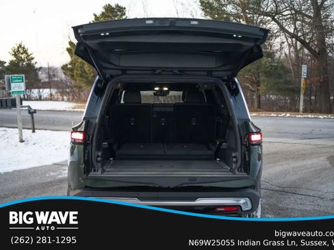 Used 2023 Rivian R1S Adventure image 12