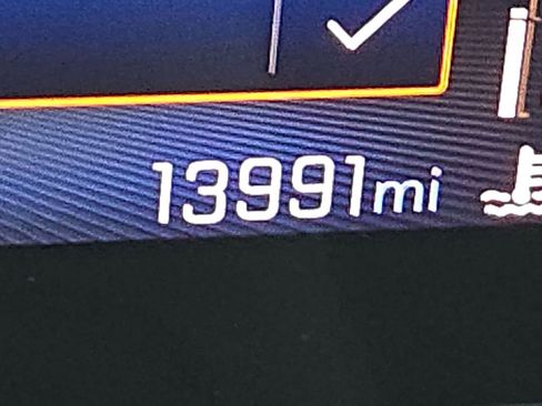 Used 2025 Chevrolet Trax LT image 18