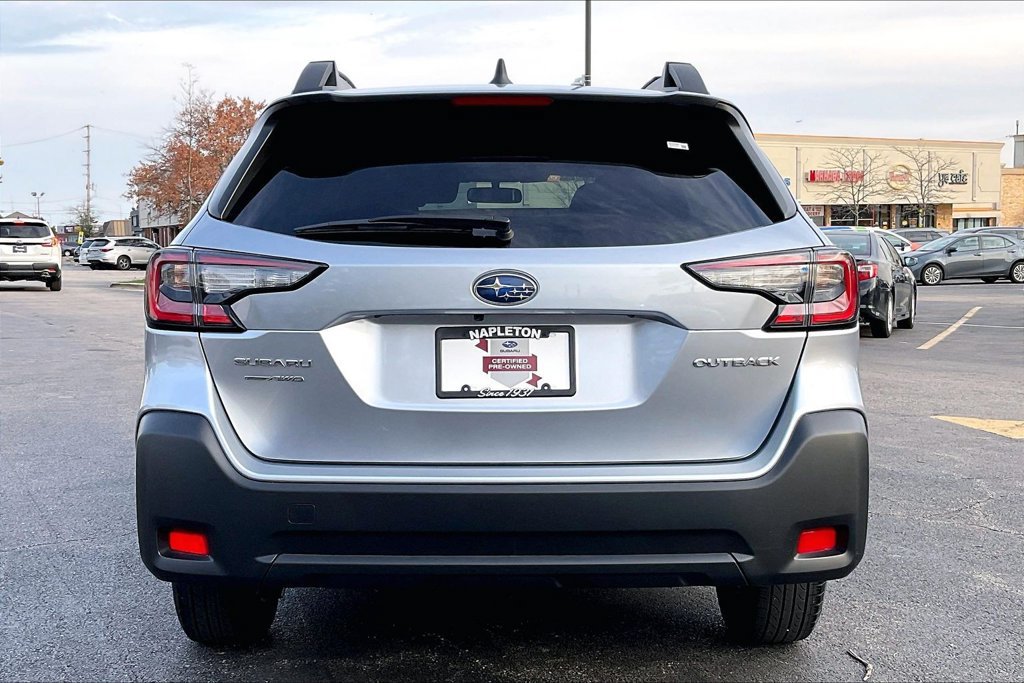 Certified 2025 Subaru Outback Premium AWD/4WD image 4