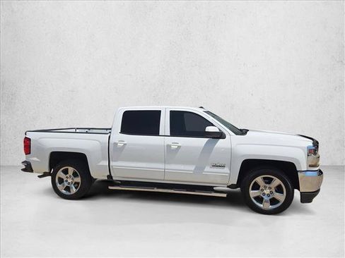 Used 2018 Chevrolet Silverado 1500 LT w/ Texas Edition RWD image 4