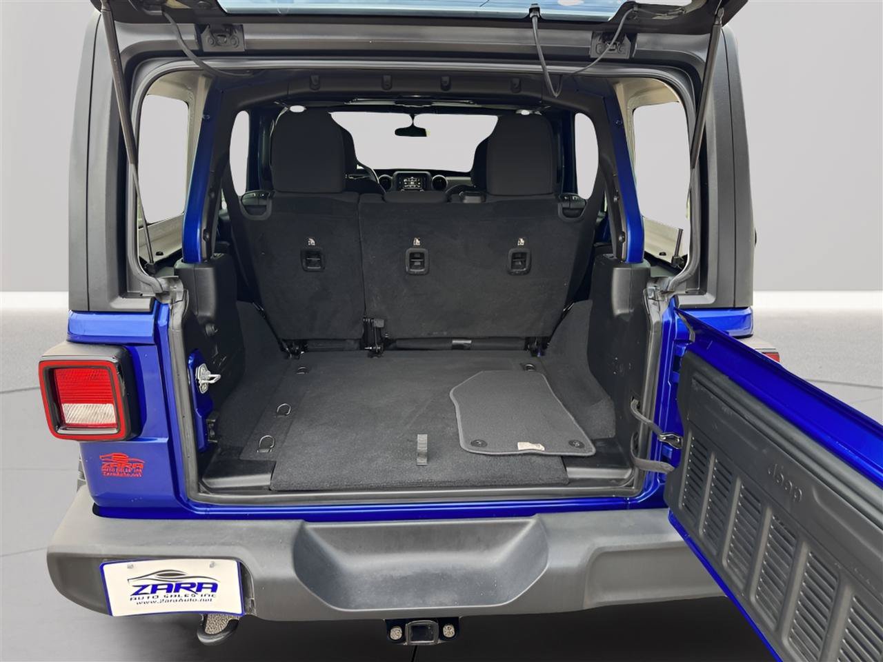 Used 2018 Jeep Wrangler Unlimited Sport AWD/4WD image 30