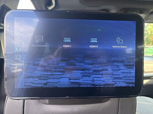 New 2026 Chevrolet Suburban Premier image 12