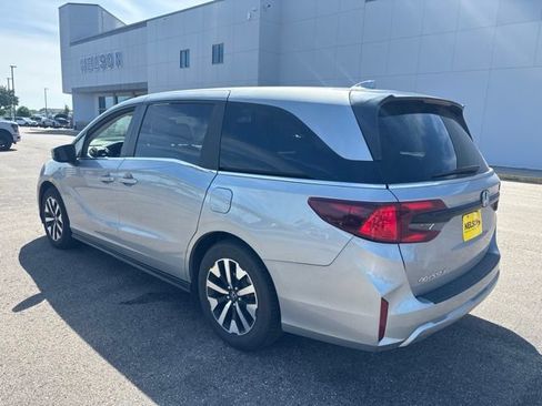 Used 2025 Honda Odyssey EX-L image 4