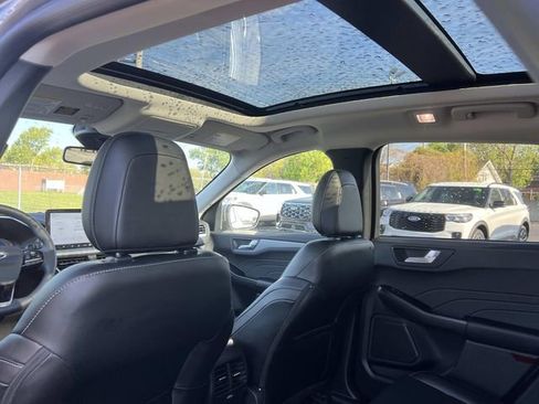Certified 2024 Ford Escape Platinum AWD/4WD image 16