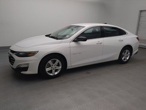 Used 2024 Chevrolet Malibu LS image 2