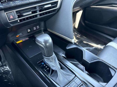 Used 2025 Toyota Camry SE FWD image 20
