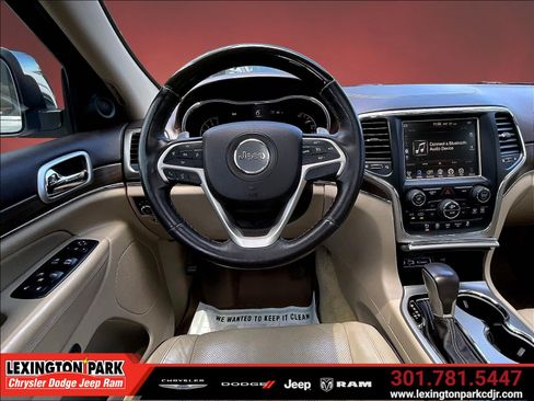 Used 2017 Jeep Grand Cherokee Overland AWD/4WD image 8