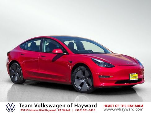 Used 2023 Tesla Model 3 Standard Range RWD image 1
