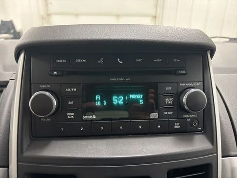 Used 2010 Dodge Grand Caravan SXT FWD image 17